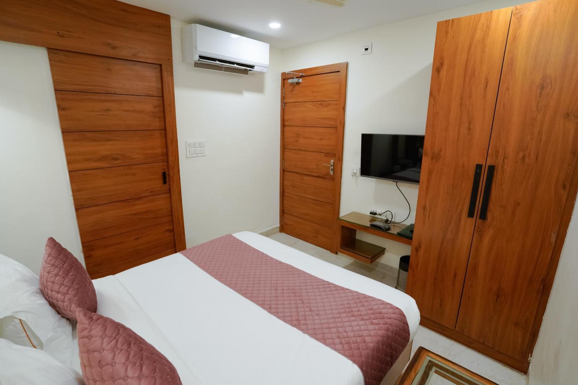 Hotel Eleven Heights Bhopal Esterno foto
