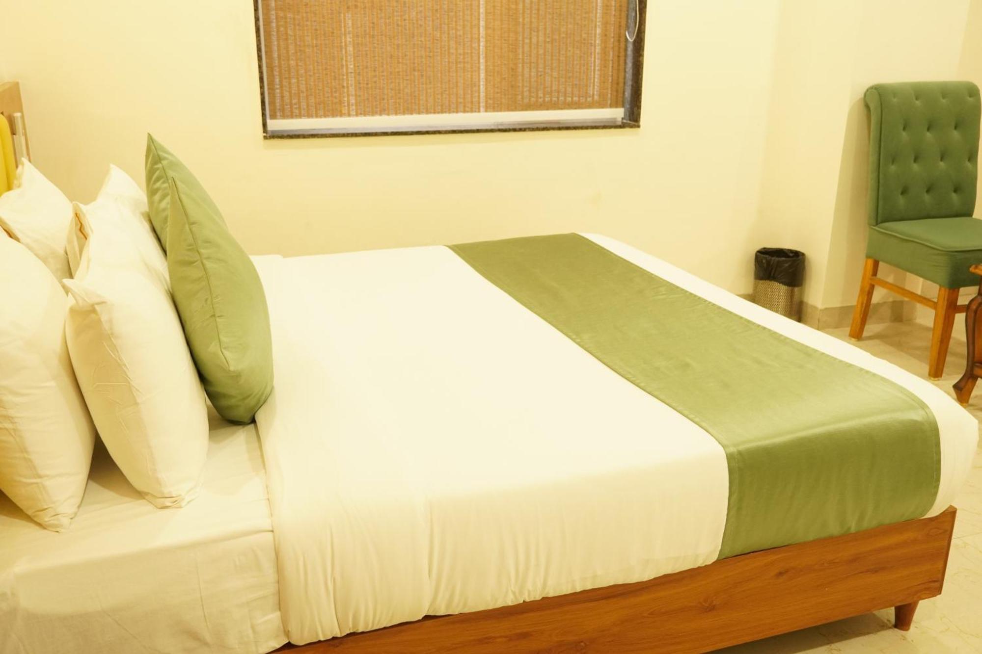 Hotel Eleven Heights Bhopal Esterno foto