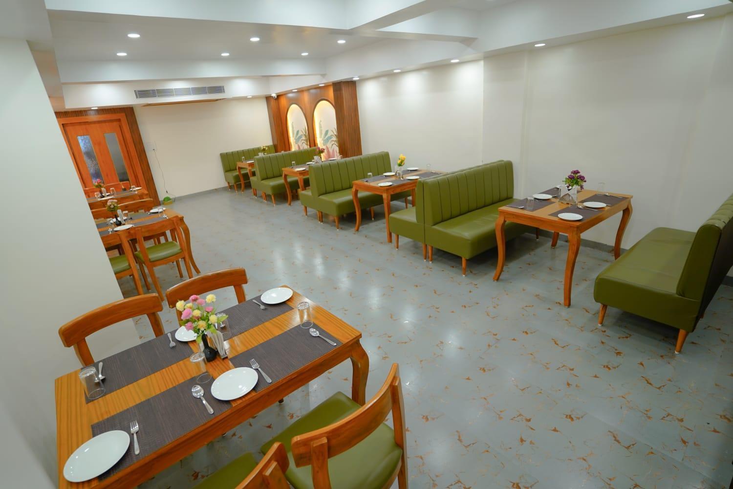 Hotel Eleven Heights Bhopal Esterno foto